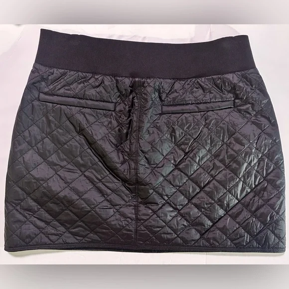 Athleta Black Quilted Puffer lodge Mini Skirt Size 12 - Picture 2 of 3